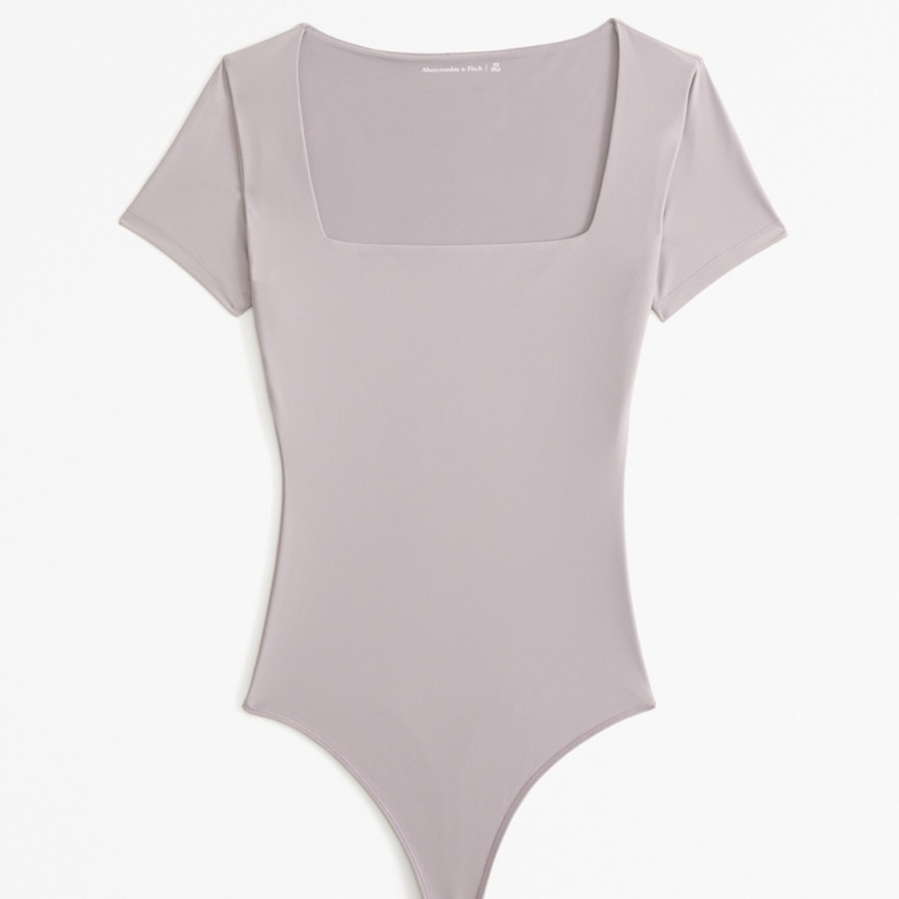 Soft Matte Seamless Short-Sleeve Squareneck Bodysuit